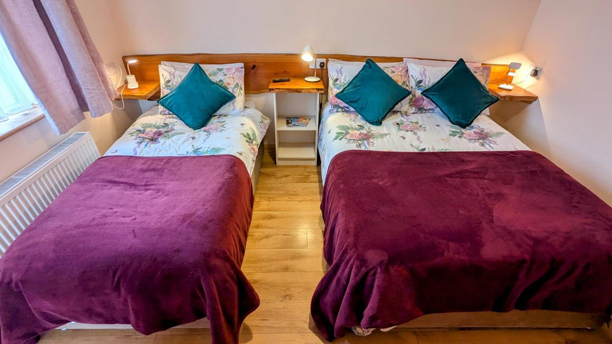 Skellig View Bluebell Rose & The Kerry Cliffs Apartment Portmagee ภายนอก รูปภาพ